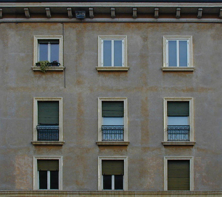 bldg018M.jpg