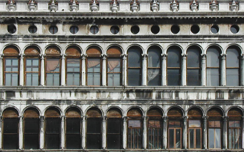 bldg027M.jpg