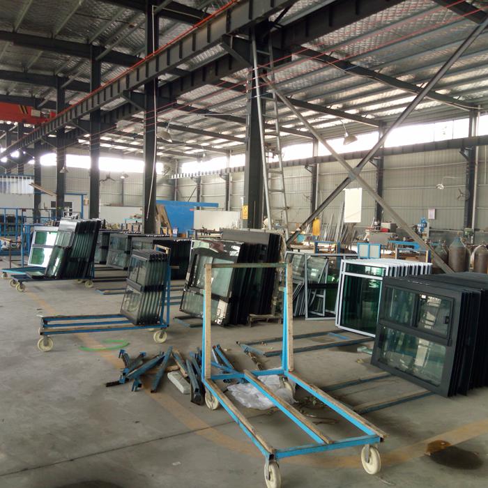 供应宇航汽车配件 汽车配件 汽车玻璃厂家 钢化玻璃汽车铝合金门窗