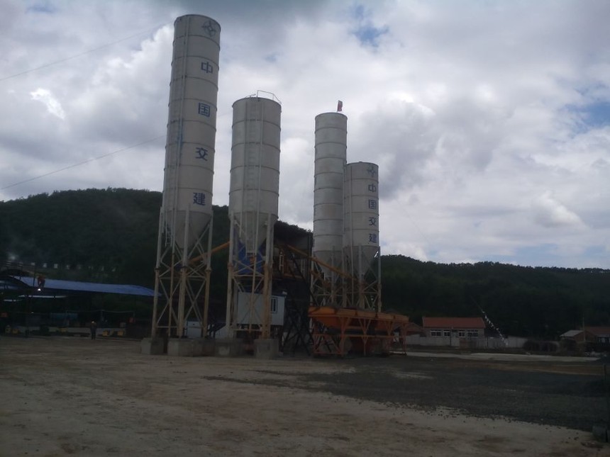 中交四公局吉林至饮马河段工程建设项目TJ02标标段项目经理部工地 程艳丽.jpg