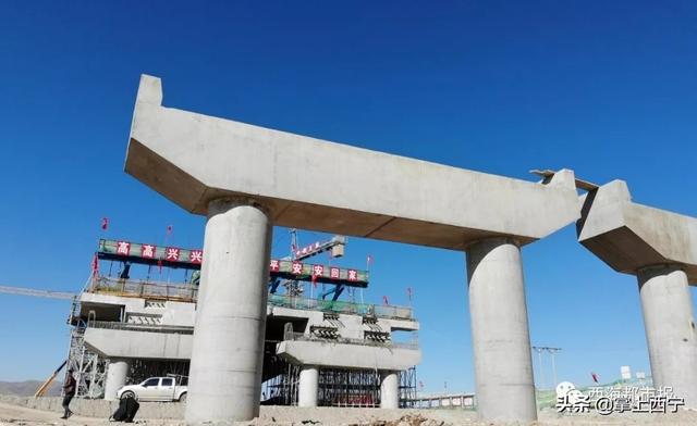 中铁隧道局西察高速.jpg