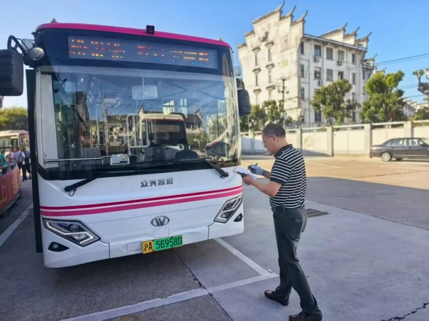 1759209648449553.jpg 1759209648449553.jpg