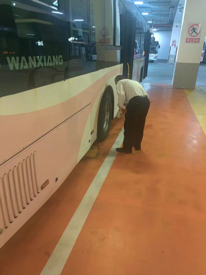 1759209758464126.jpg 1759209758464126.jpg