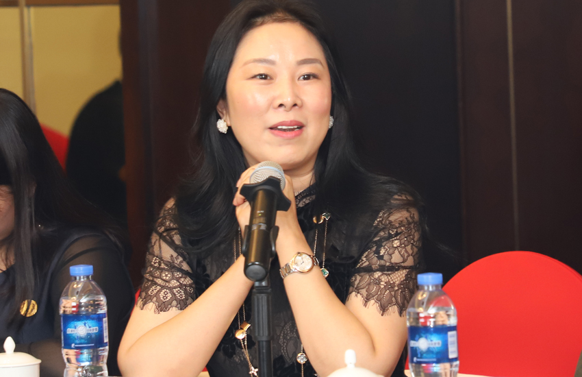 河南省浙江商会副会长张丽萍发言