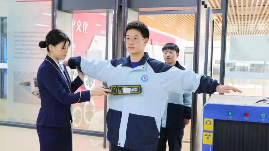 首选铁路专业,完美解决就业难 首选铁路专业,完美解决就业难