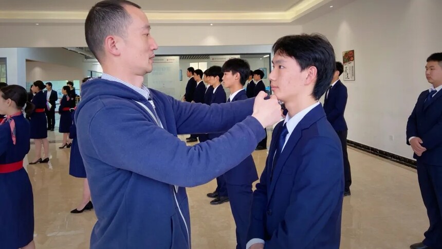 成都高铁学校学费好贵是真的吗 成都高铁学校学费好贵是真的吗