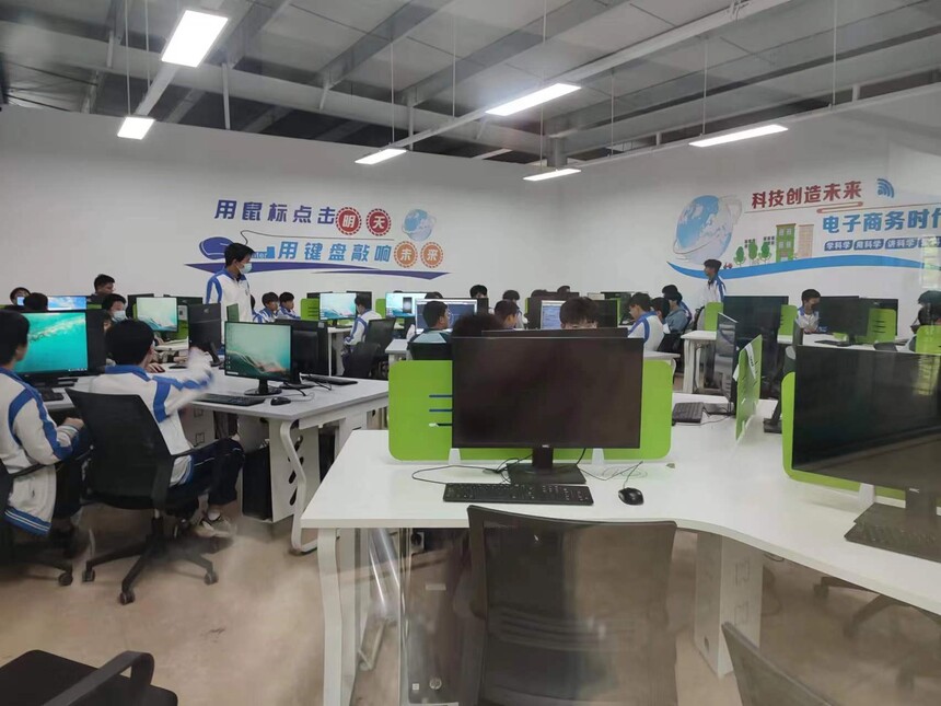 成都市希望职业学校五年一贯制什么时候招生