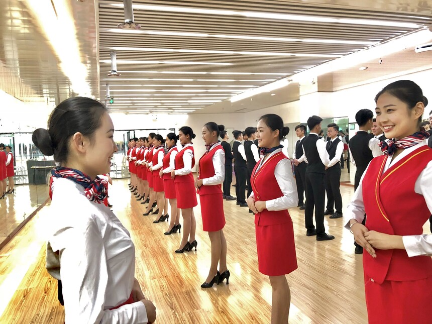 航空专业学校高铁乘务专业主要是学什么