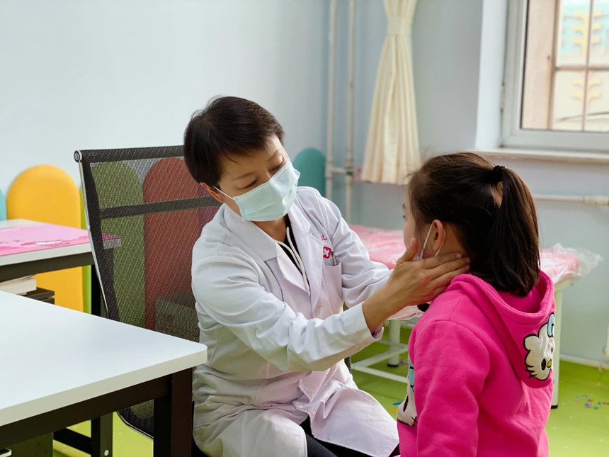 听诊器怎么用包头这位医生教你用听诊器听“水泡音”，这是什么神操作…… 健康包头 今天_https://www.jmylbn.com_新闻资讯_第2张