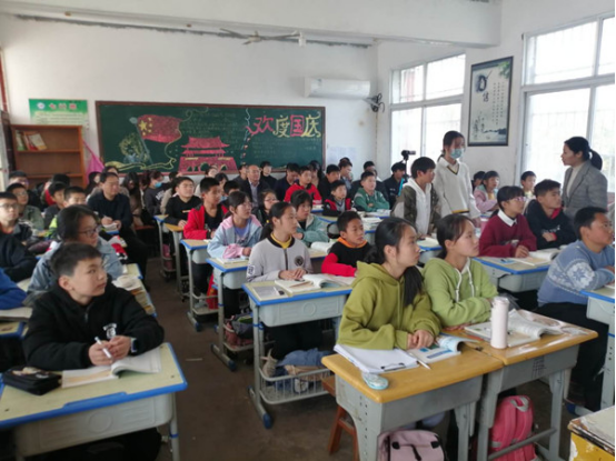 ����������У��һ·ǰ��һ·��1347.png