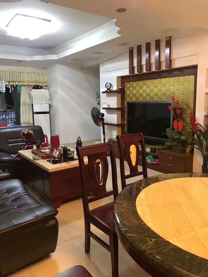 鹏程花园二手房四房客厅实拍