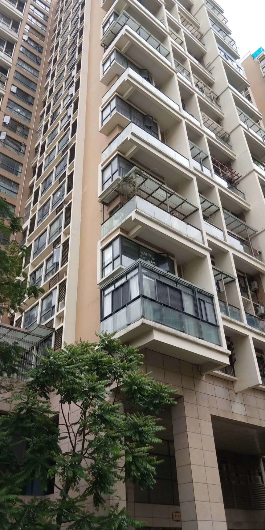 沙井新桥景盛豪庭三房112平方米仅售270万精装拎包入住!