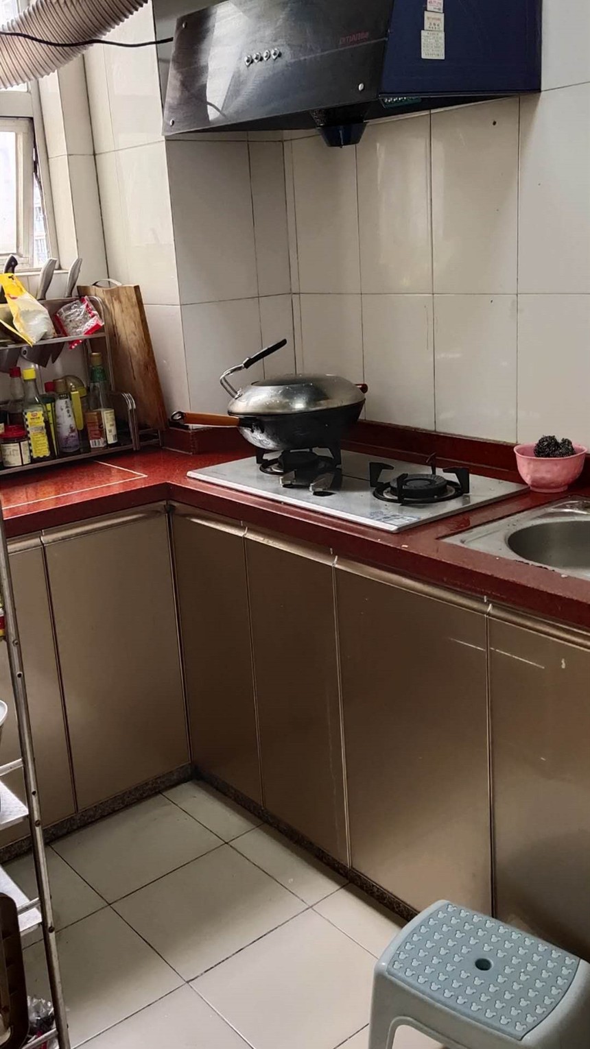 星光华庭二手房二房厨房实拍