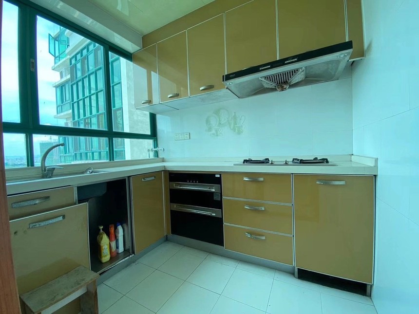 富居花园二手房六房厨房实拍