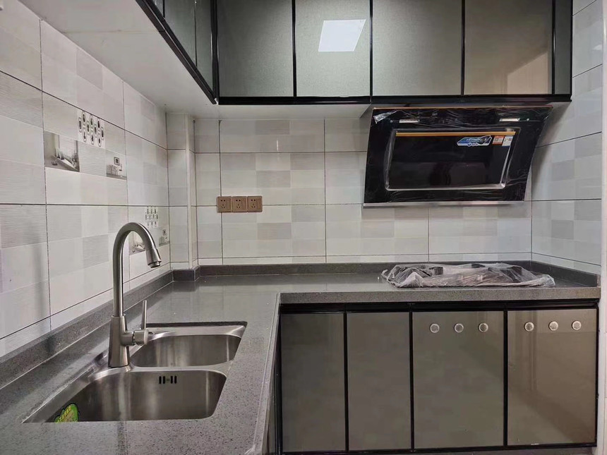 星盛华庭二手房三房厨房实拍