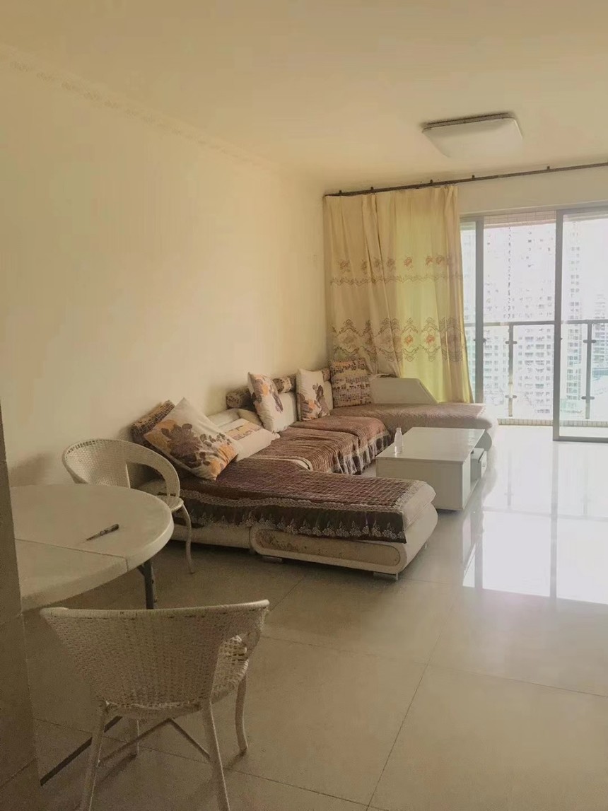 财富公馆二手房二房客厅实拍