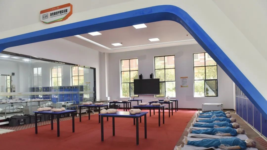 ���б�ҵ����У����רҵ��ҵ�뱨��ָ��