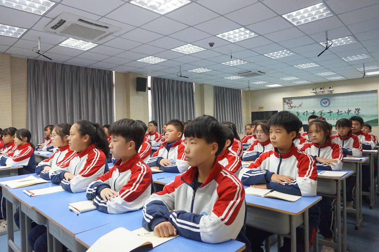 知危险会避险,安全文明出行——焦作市第十七中学开展全国交通安全日