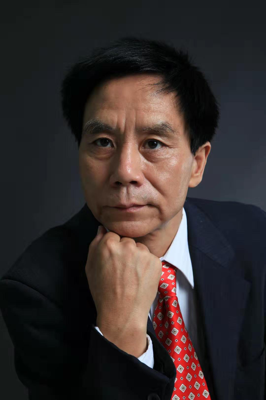 河南方城:李云杰身残志坚手工雕刻祝福印章条幅传承汉文化