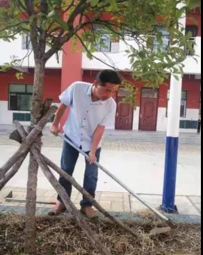 河南镇,平,凉水,泉,小学,陈立军,开拓创新,塑, . 河南镇平：凉水泉小学陈立军开拓创新塑心灵 借力前行谋发展