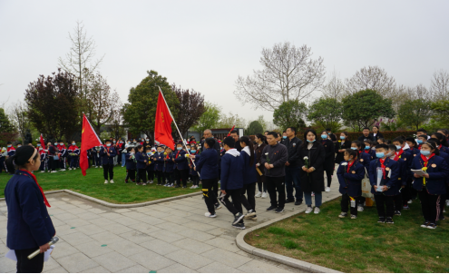 �廳�����س���  ��ѧ����ʷ����ʹ��-��֣����ԯСѧ������599.png