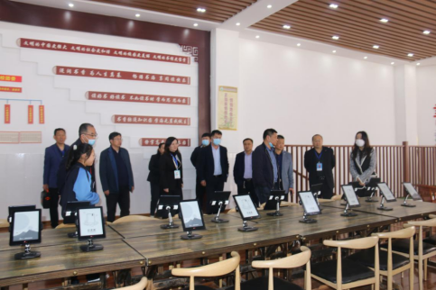 1617934167713921.png 省专家组对范县思源创建中小学示范性图书馆开展评估认定工作665.png