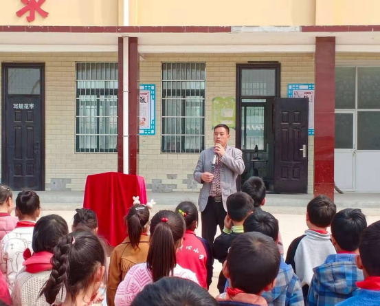 ������У԰����  Ԥ��У԰���衱��¥����Сѧ���л�385.png