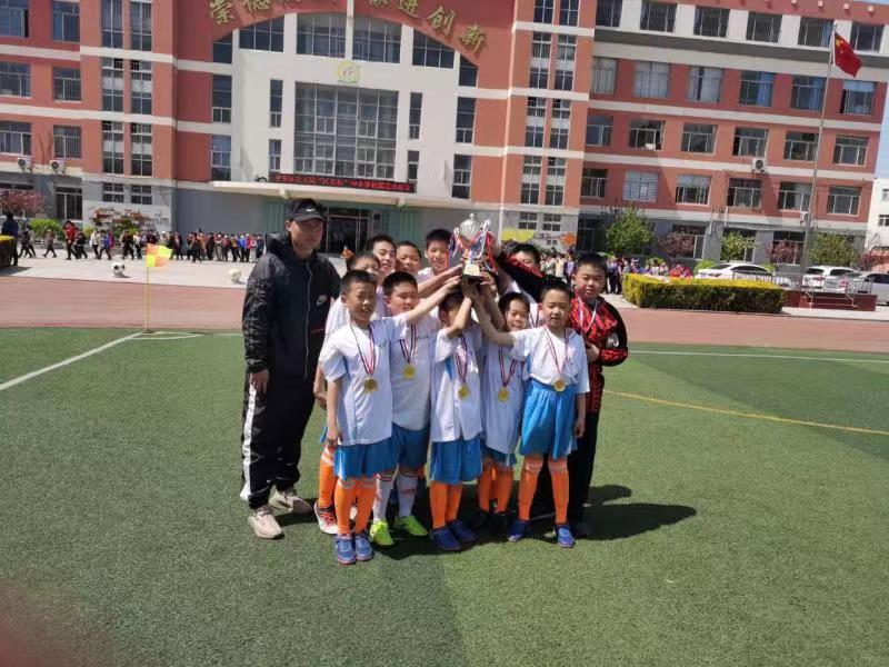 1618475082543128.jpg 万华2.jpg