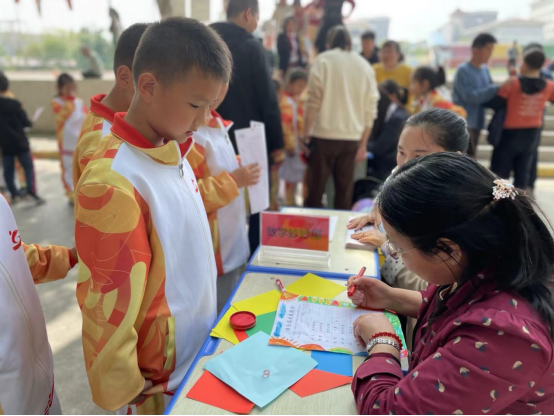 1619510004212696.png 看,上街实验小学这群孩子花样玩转非纸笔测试!(1)102.png