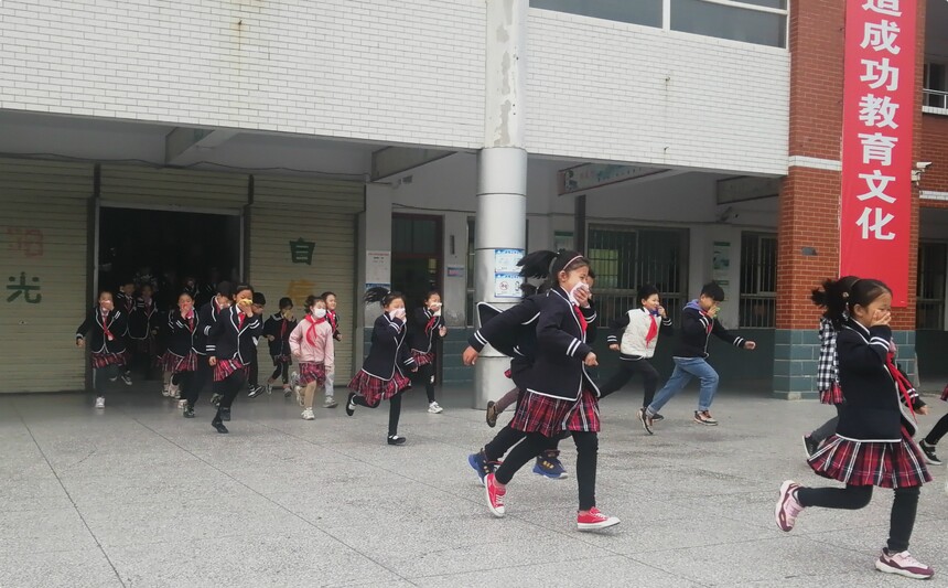 1619661020634079.jpg 安全演练常态警钟长鸣 (1).jpg