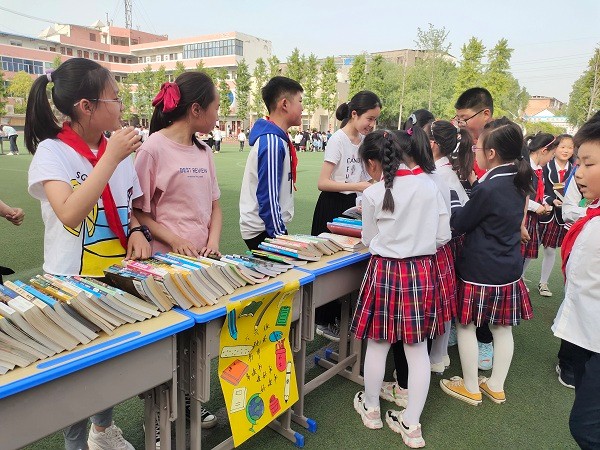 2��ʮһ��У԰������������� (1).jpg