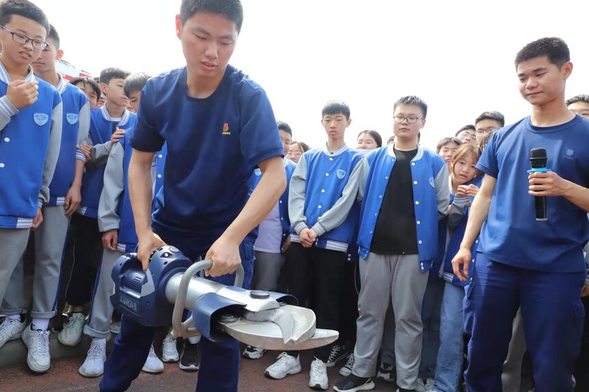 1620875735995240.jpg 1bbe8e72818a576036e9b2f6d4387d3.jpg