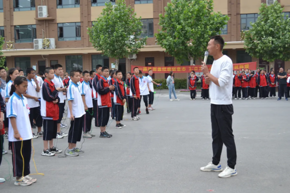 �趯������� �����ഺ���� �������⼯����ѧ���꼶�������������180.png