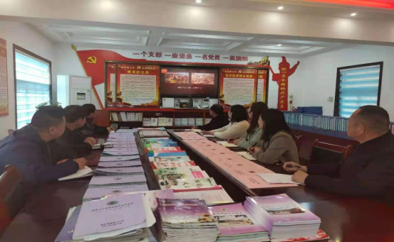 ѧ���굳ʷ ����ɫ����-ƽ��ɽ�б�����������Сѧ204.png