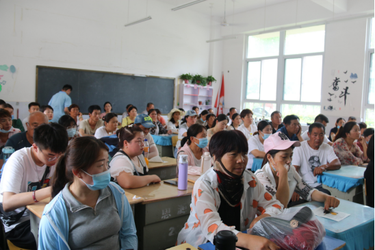 ��УЯ����δ��  һ·���һ·��---����˼Դʵ��ѧУ�ٿ���ȫ�����ҳ��ᣨ����601.png