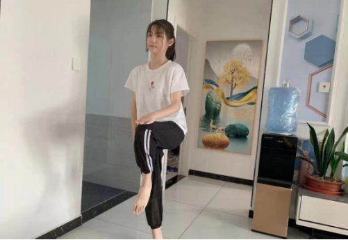 ������Сѧ+�¾�+չ��ɫ��ҵ �������399.png