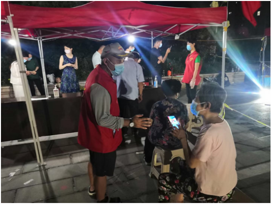 1629707553334708.png 【抗疫先锋】从“三尺讲台”到“抗疫一线”——中心路小学抗疫优秀志愿者 - 副本526.png