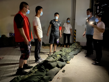 ������Сѧ+������+��������  ����ʱ�衪��������СѧЭ�������������ñ����ڼ���ᳵ����������301.png