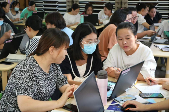 ʹ���ڼ� ��ѧ���������ų��������׶�԰��չ��ʦҵ����ѵ�738.png