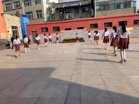 �����л���Сѧ ��־��(1)686.png