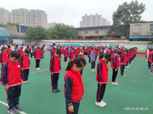 �������� �ܷ�ͼǿ ��ʷΪ�� ����δ�������������ķ�·Сѧ��չ����һ�ˡ��±����170.png