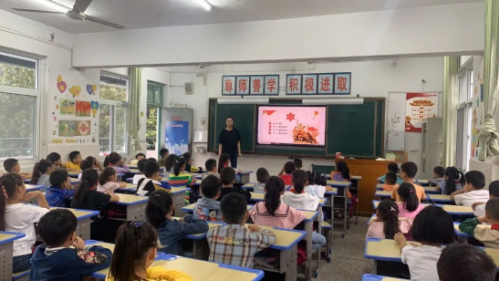 �������� �ܷ�ͼǿ ��ʷΪ�� ����δ�������������ķ�·Сѧ��չ����һ�ˡ��±����618.png