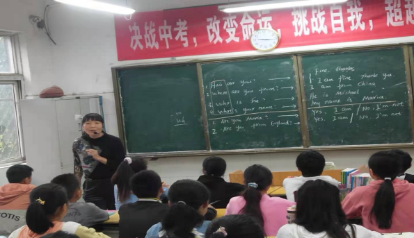 ͨ���ؽ���ֽ�������ѧ�ӵ���߽���ɰ����У�ͨ������ɰ������У   ���ڣ�(1)196.png