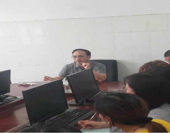 ͨ���ؽ���ֽ�������ѧ�ӵ���߽���ɰ����У�ͨ������ɰ������У   ���ڣ�(1)588.png