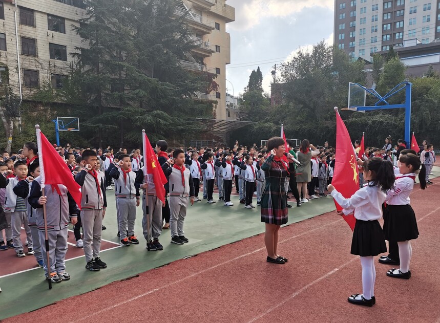 �º���Сѧ��ף����72����ϵ�л ��1��.jpg