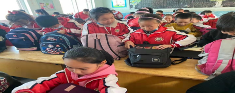 1634631454649399.png 强化安全意识 提高安全素养---南阳市第三十九小学召开安全教育主题班会392.png