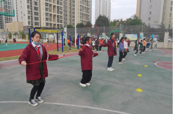 ������Сѧ+��֣��+չ���ഺ��� �����������(1)322.png