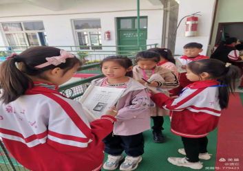 �����ʫ�� ������ͯ�ġ���������С��У����ʫ�������о��䳣����332.png