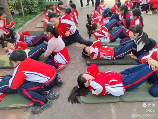 �ˬӢ��չ���  ���ʲ������ɳ�--�����е���ʮ��Сѧ������չ���ʽ������Ի374.png