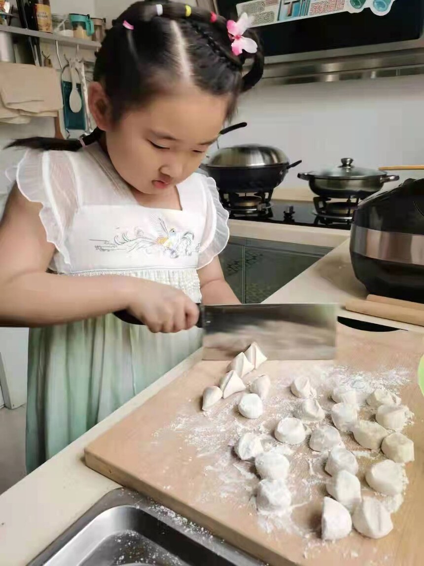 1637206323759134.jpg 1-2 3.3班乔安娜.jpg